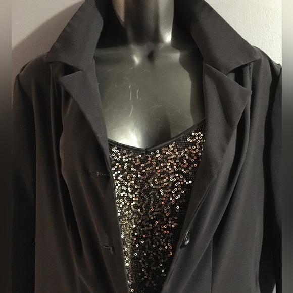 Beautiful Sequin top with adjustable spaghetti straps. - Picture 8 of 16